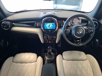 Used MINI Hatch 2019 for sale - 79747019: Photo