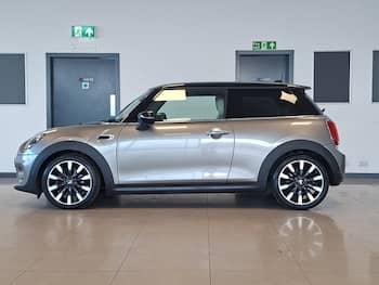 Used MINI Hatch 2019 for sale - 79747019: Photo