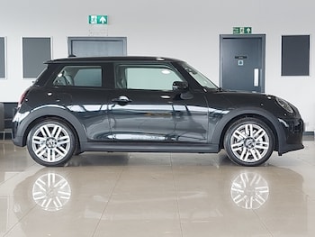 Used MINI Cooper 2025 for sale - 75518500: Photo