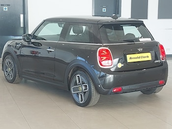 Used MINI Hatch 2023 for sale - 77731557: Photo