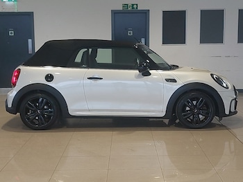 Used MINI Convertible 2023 for sale - 76707990: Photo