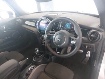 Used MINI Cooper 2023 for sale - 79303102: Photo