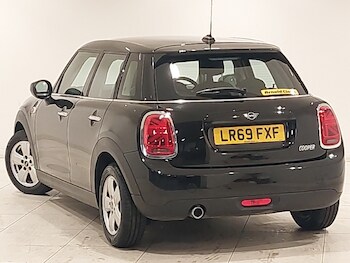 Used MINI Hatch 2019 for sale - 76484039: Photo