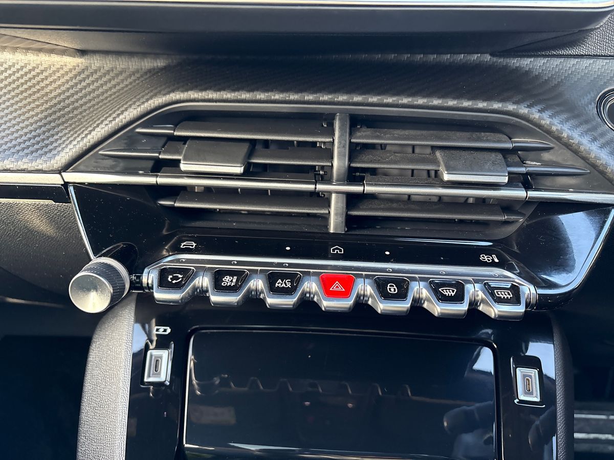 Used Peugeot 2008 2023 for sale - 77013120: Photo 22