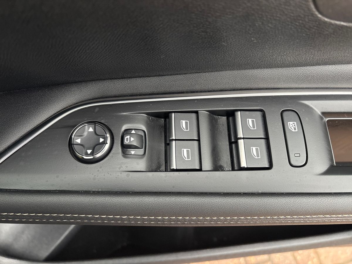 Used Peugeot 3008 2023 for sale - 77678773: Photo 25