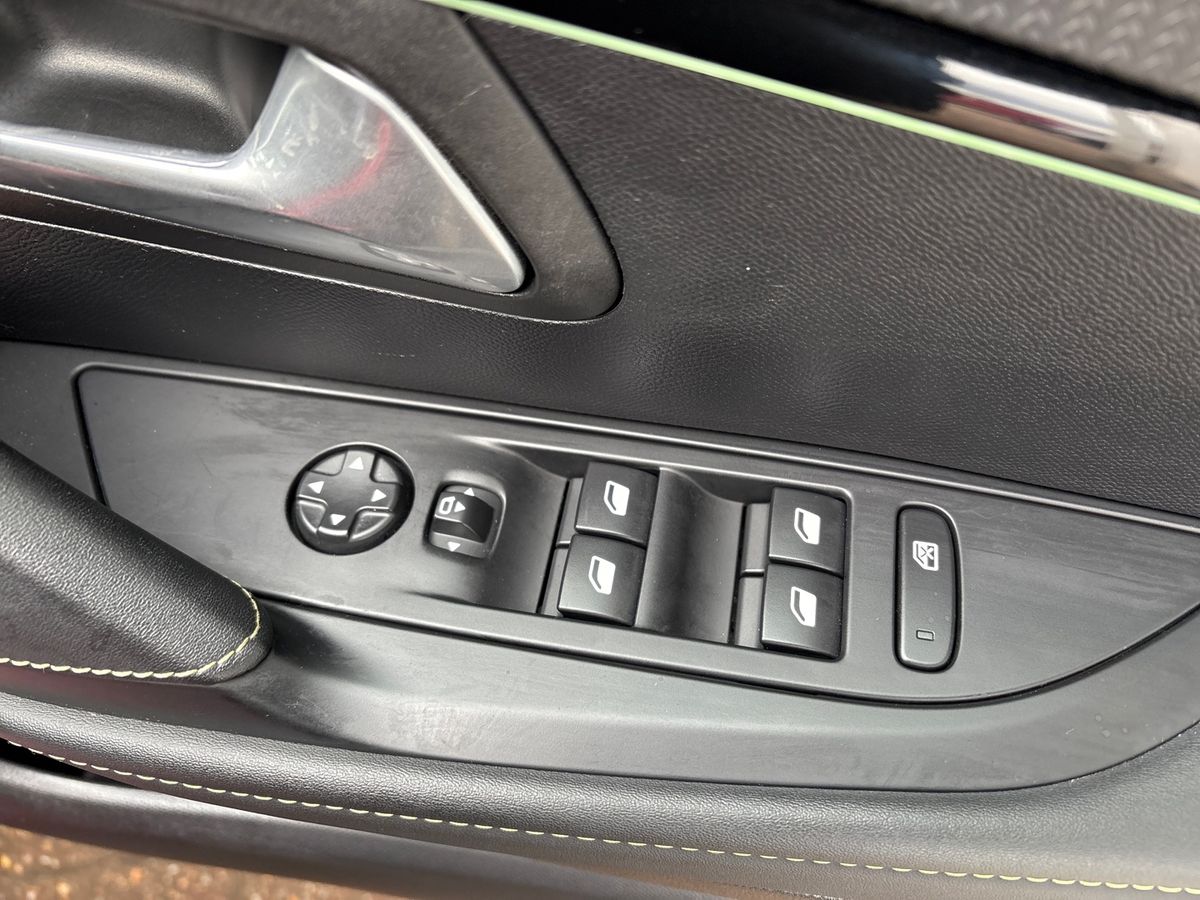 Used Peugeot 208 2022 for sale - 78158561: Photo 25