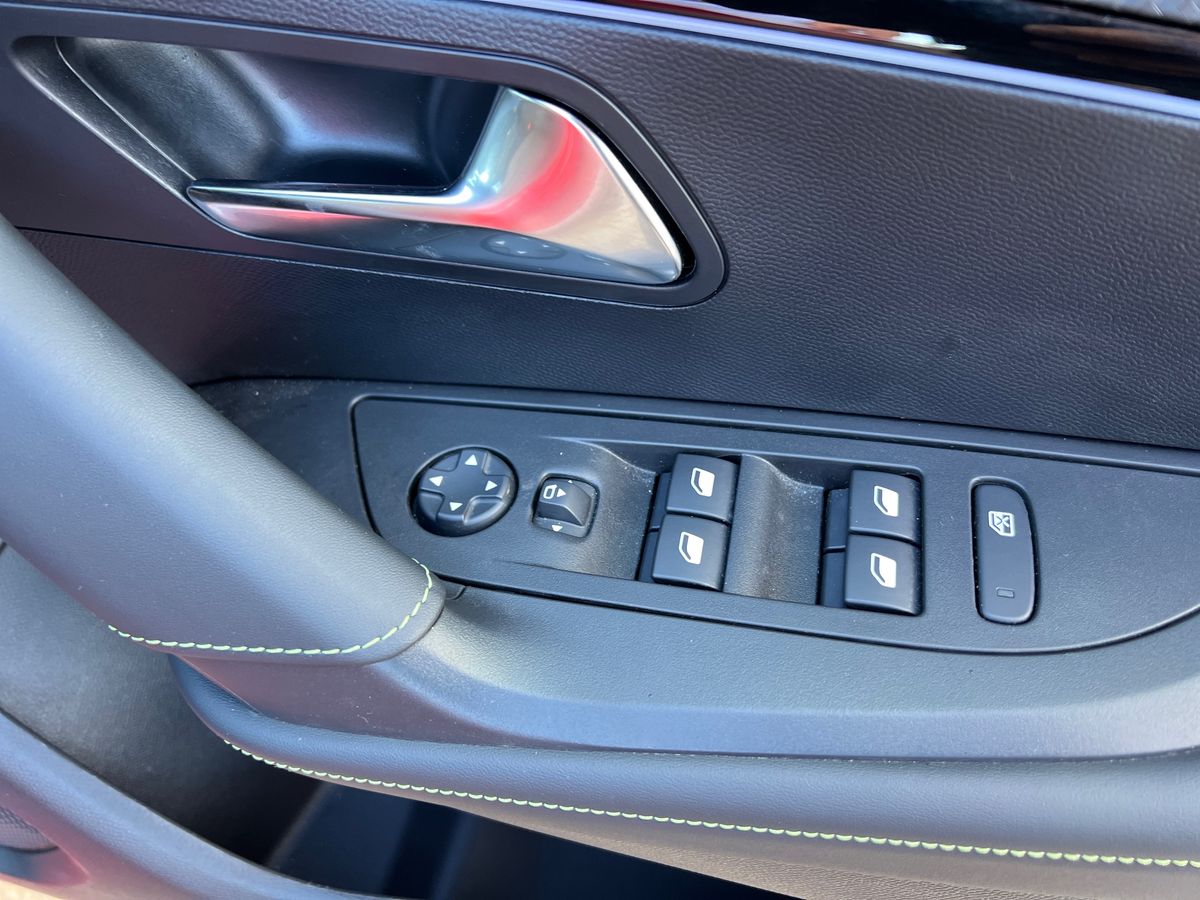 Used Peugeot 2008 2024 for sale - 76626562: Photo 25