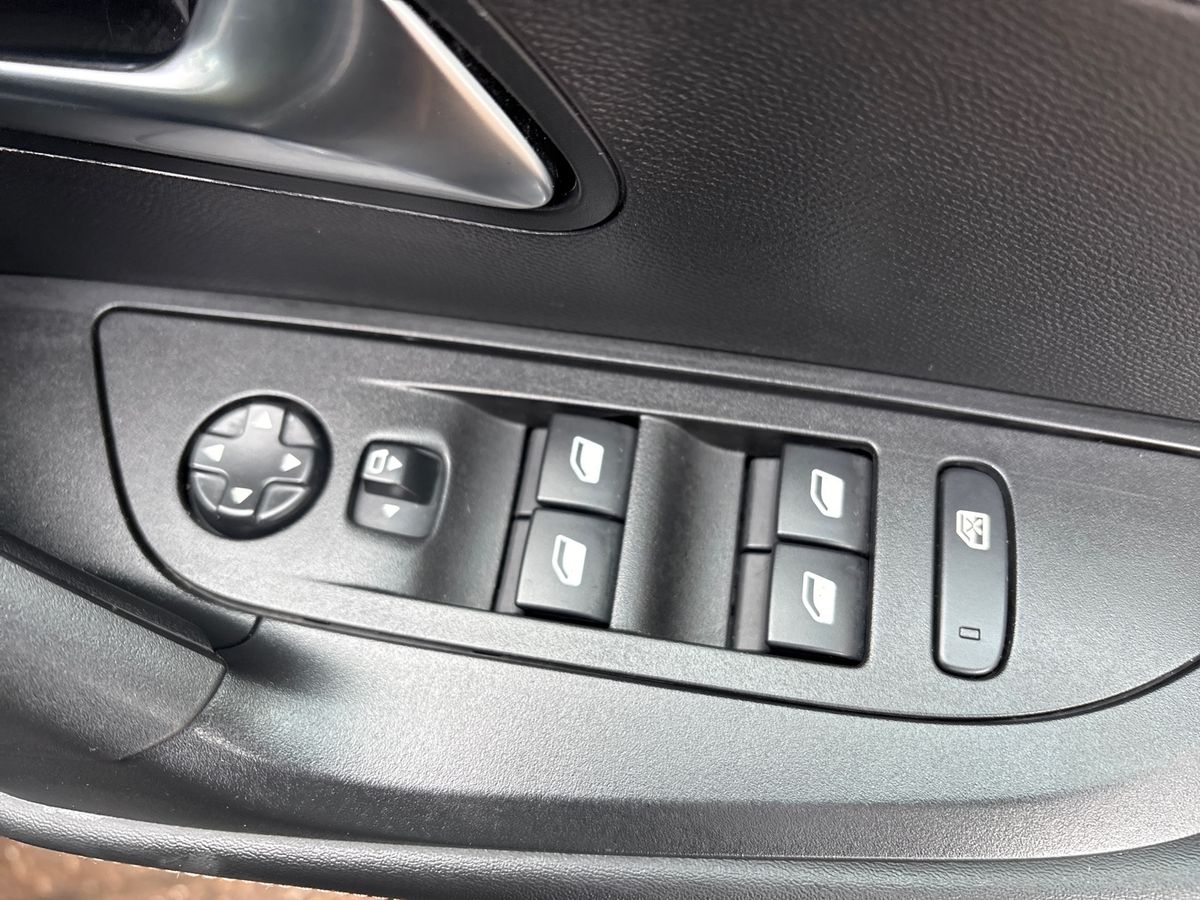 Used Peugeot 2008 2024 for sale - 78123189: Photo 25