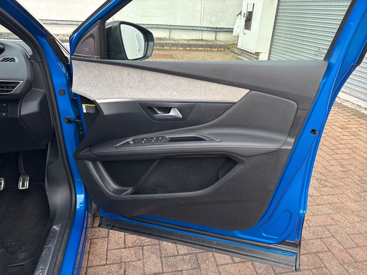 Used Peugeot 3008 2021 for sale - 76635571: Photo 35