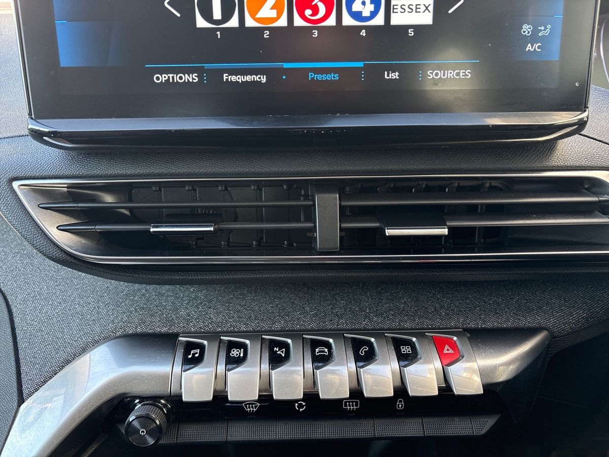 Used Peugeot 3008 2022 for sale - 77942130: Photo 22