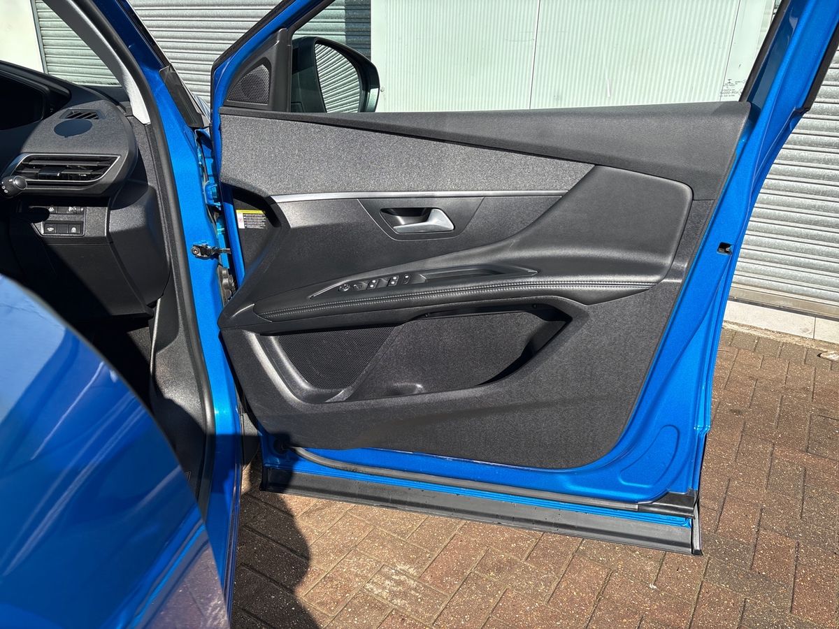 Used Peugeot 3008 2022 for sale - 77942130: Photo 35