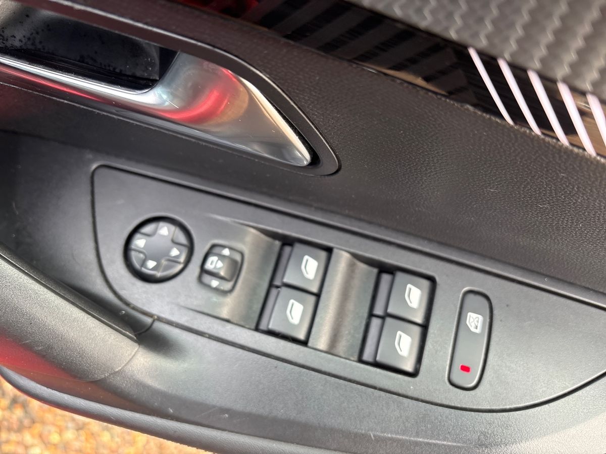 Used Peugeot 2008 2024 for sale - 77532023: Photo 25