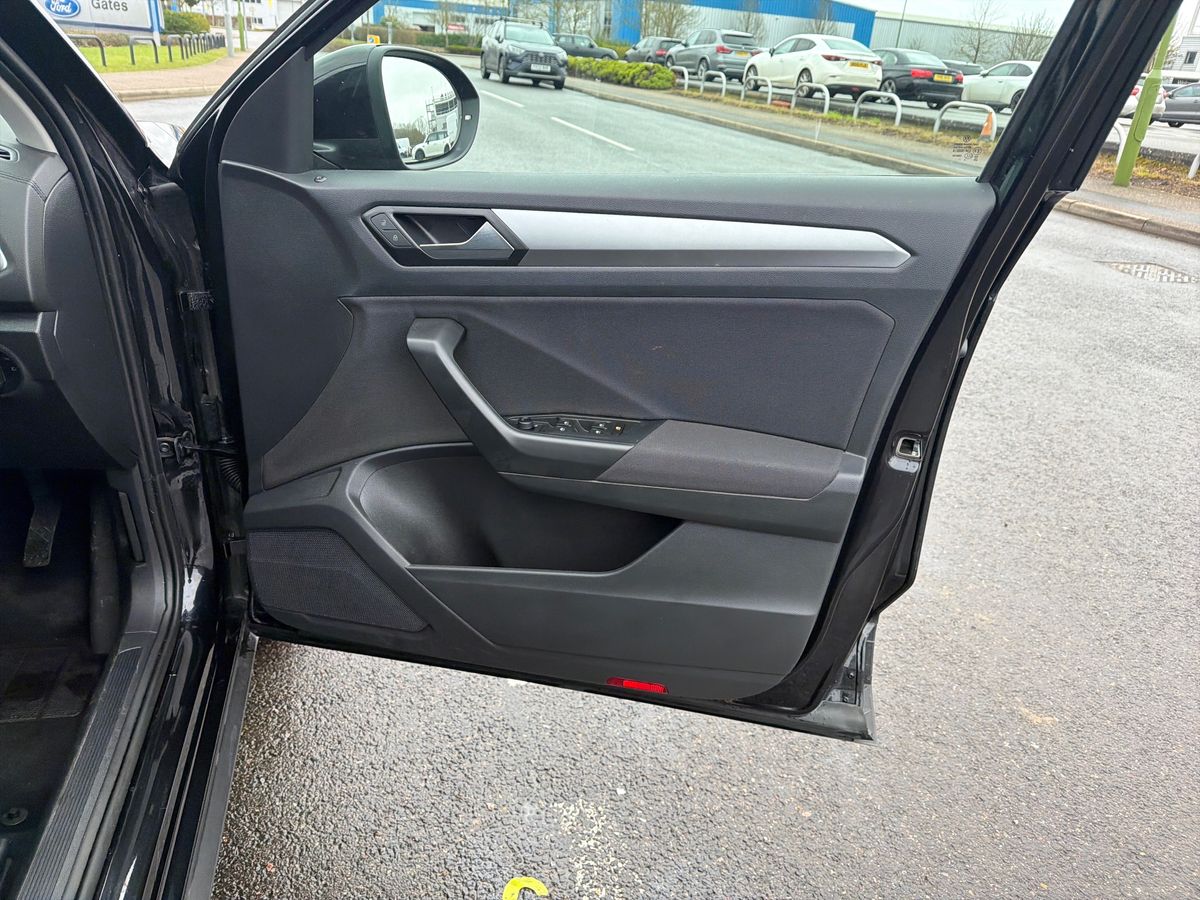 Used Volkswagen T-Roc 2025 for sale - 78179759: Photo 35