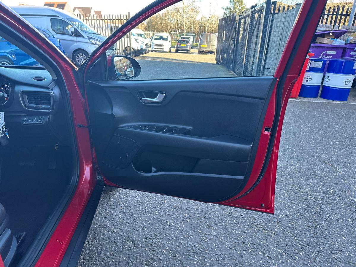 Used Kia Stonic 2022 for sale - 77745737: Photo 31