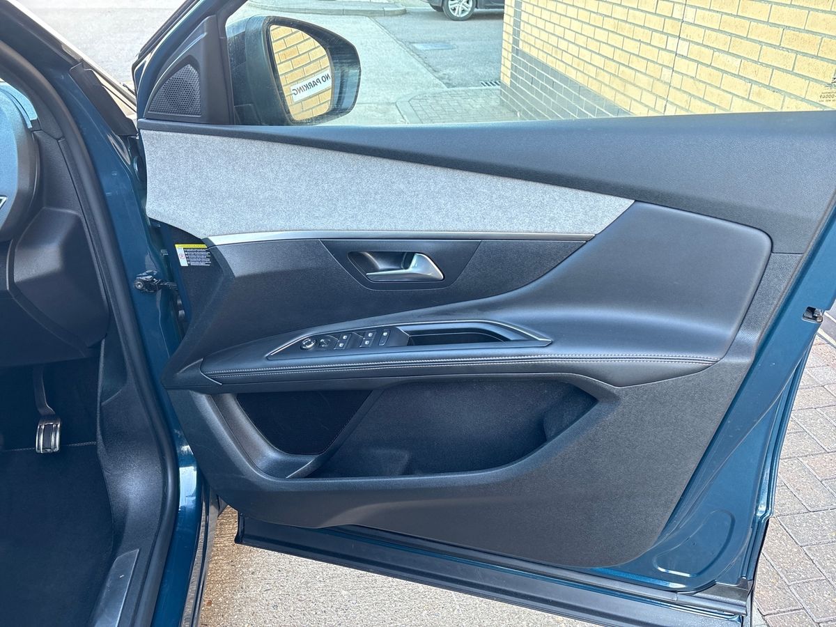 Used Peugeot 5008 2023 for sale - 77927366: Photo 35