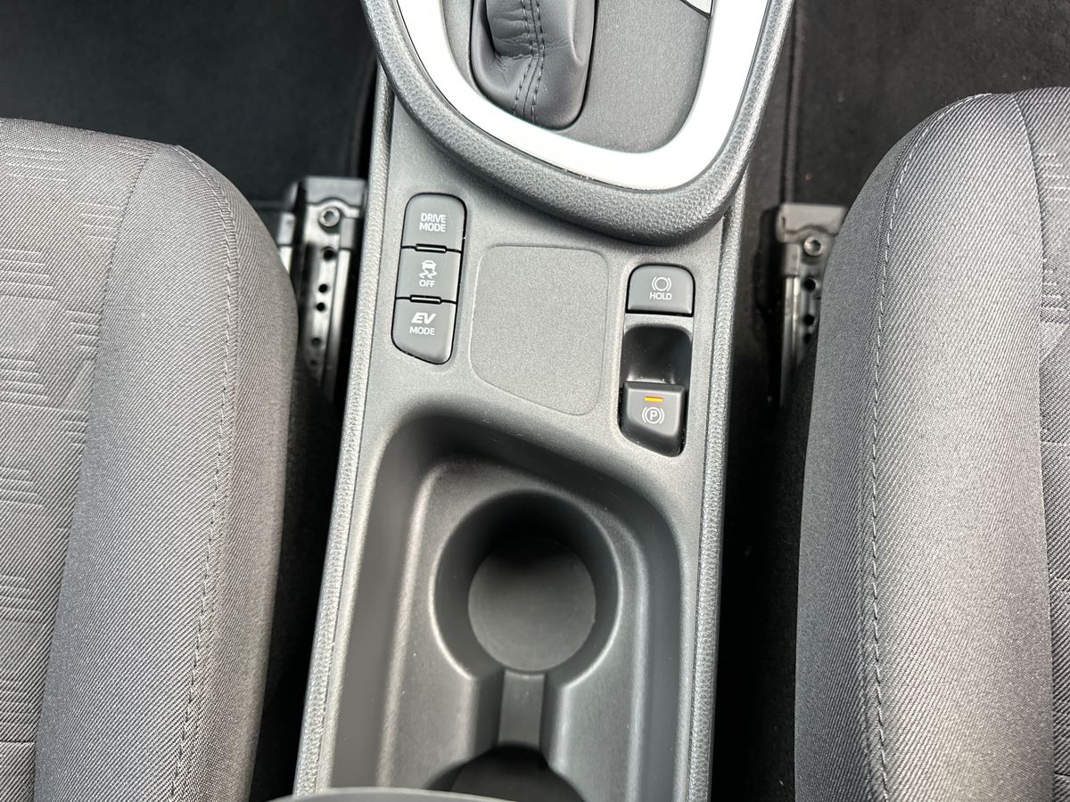 Used Toyota Yaris 2024 for sale - 77247984: Photo 28