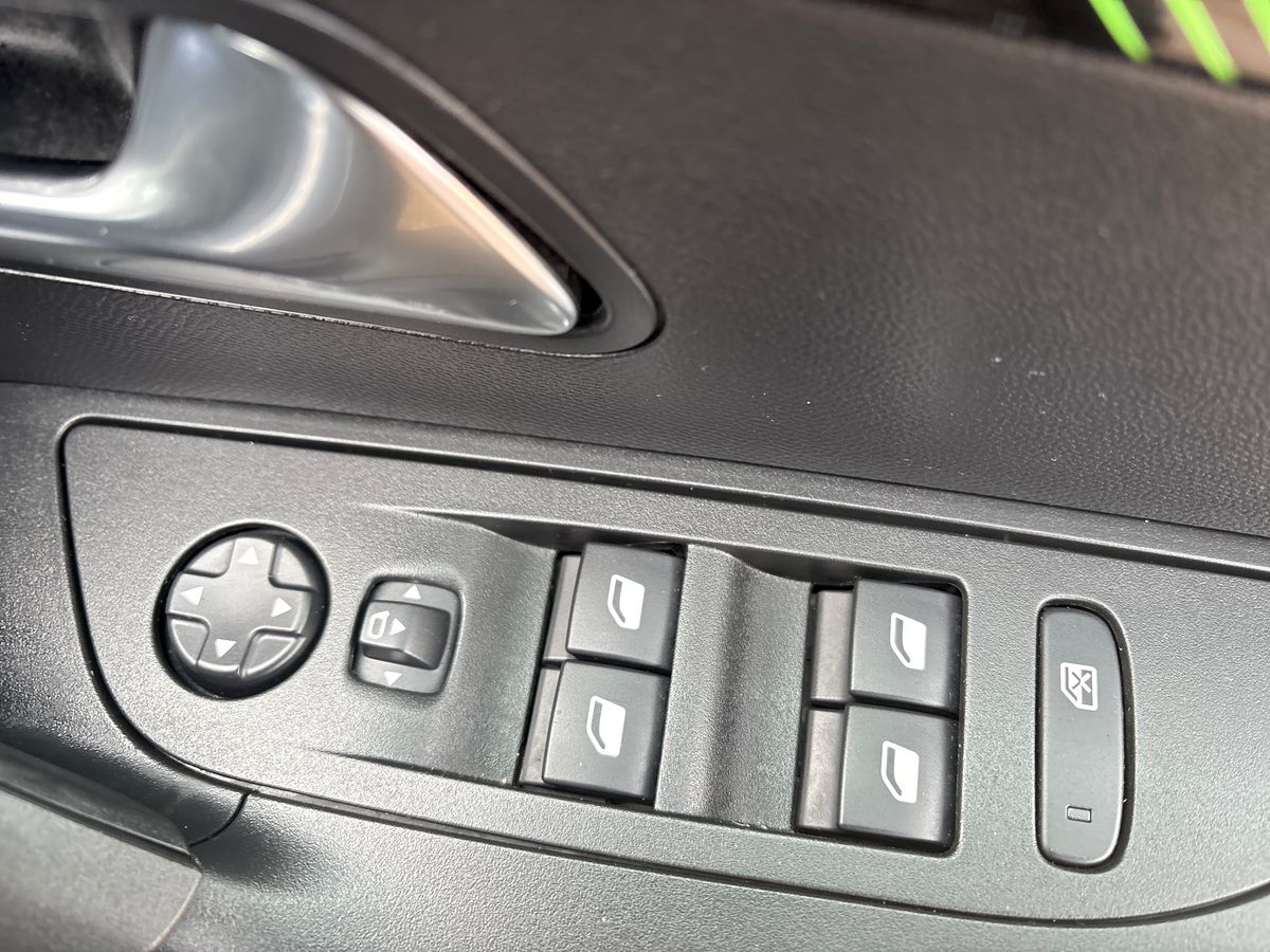 Used Peugeot 2008 2023 for sale - 77170553: Photo 25