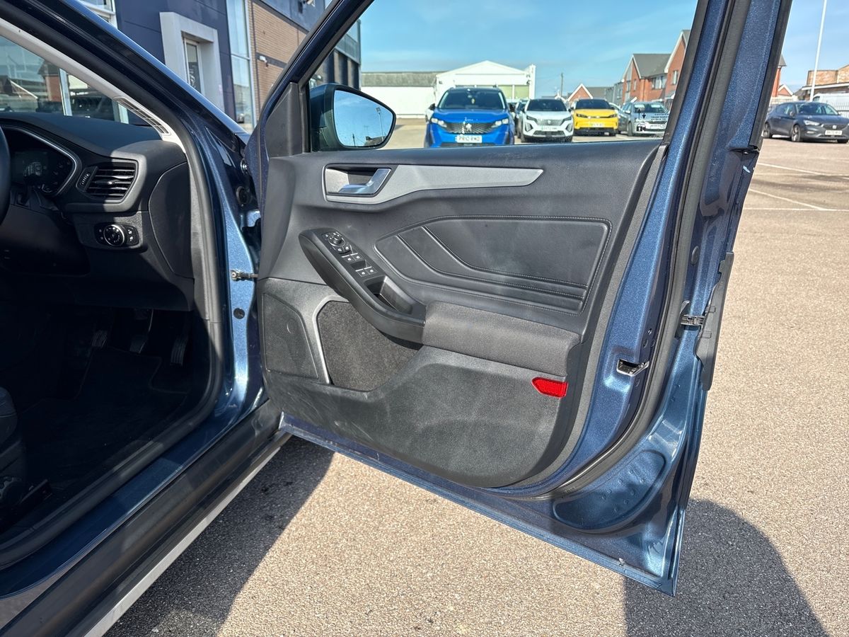 Used Ford Focus 2022 for sale - 77803743: Photo 35