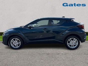 Used Toyota C-HR 2023 for sale - 79077560: Photo