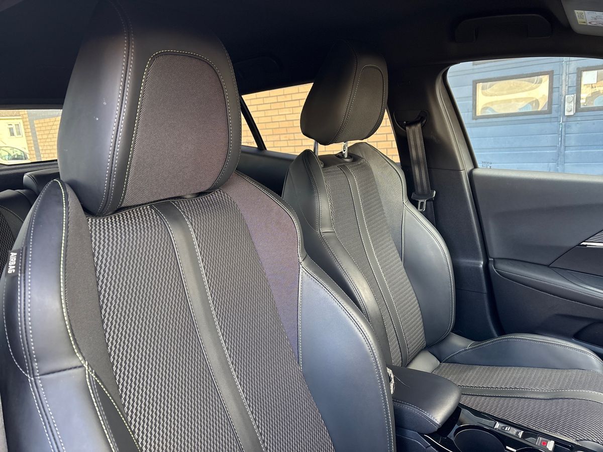 Used Peugeot 2008 2023 for sale - 76894833: Photo 12