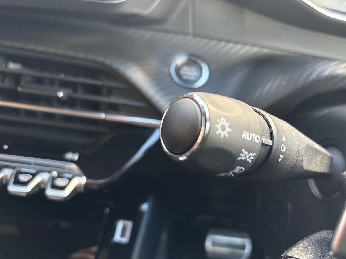 Used Peugeot 2008 2023 for sale - 76894833: Photo 23