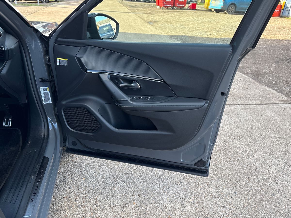 Used Peugeot 2008 2023 for sale - 76894833: Photo 35