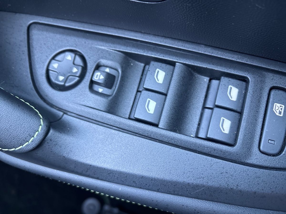 Used Peugeot 2008 2025 for sale - 78036827: Photo 25