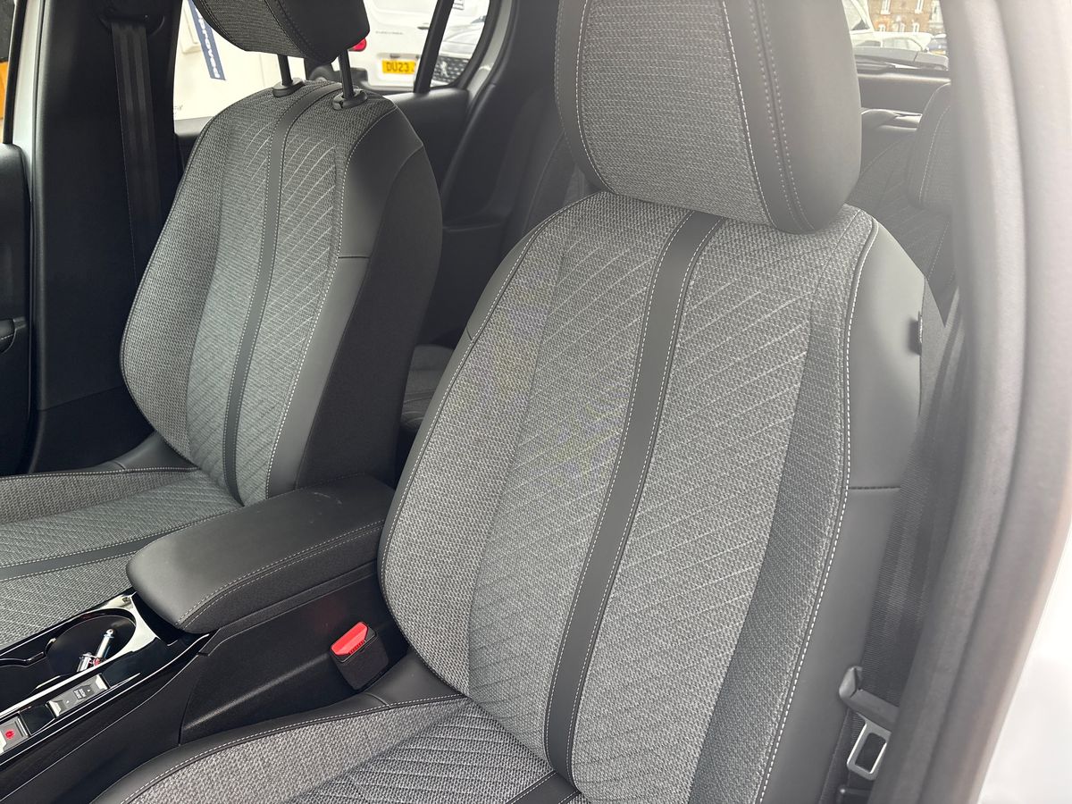 Used Peugeot 208 2024 for sale - 76626560: Photo 13