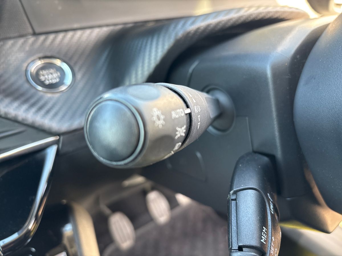 Used Peugeot 2008 2020 for sale - 76638390: Photo 23