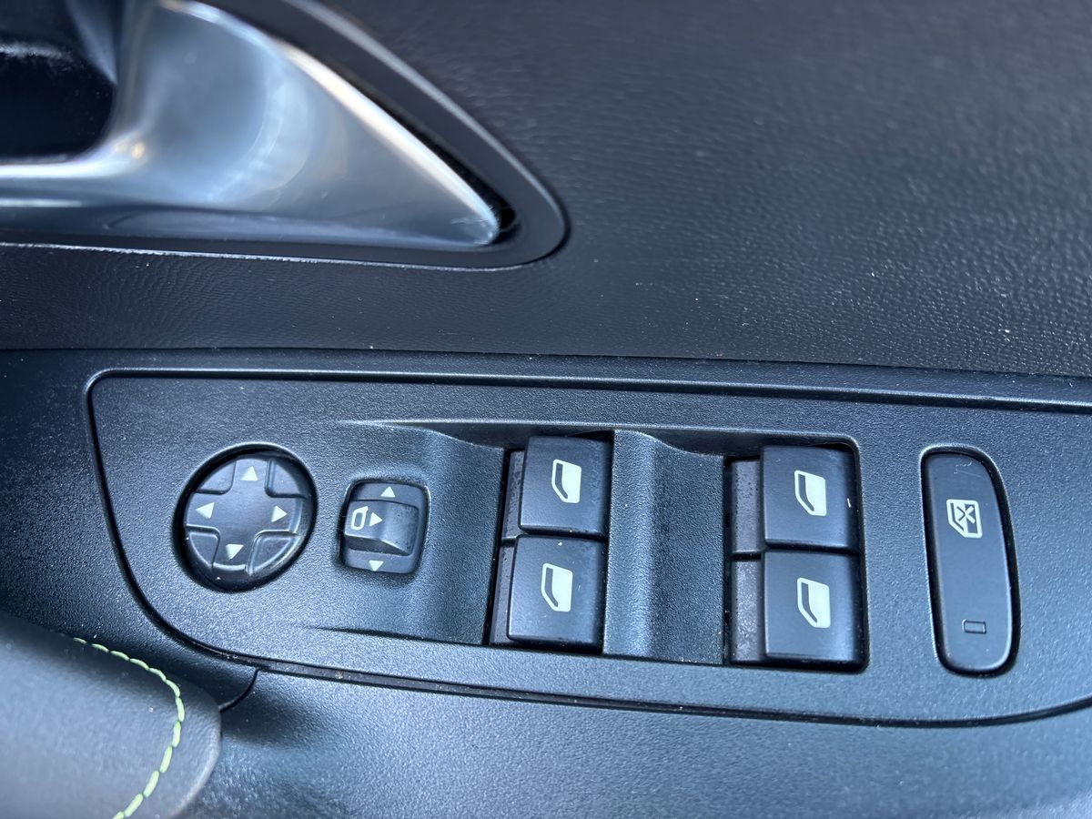 Used Peugeot 2008 2023 for sale - 76803978: Photo 25