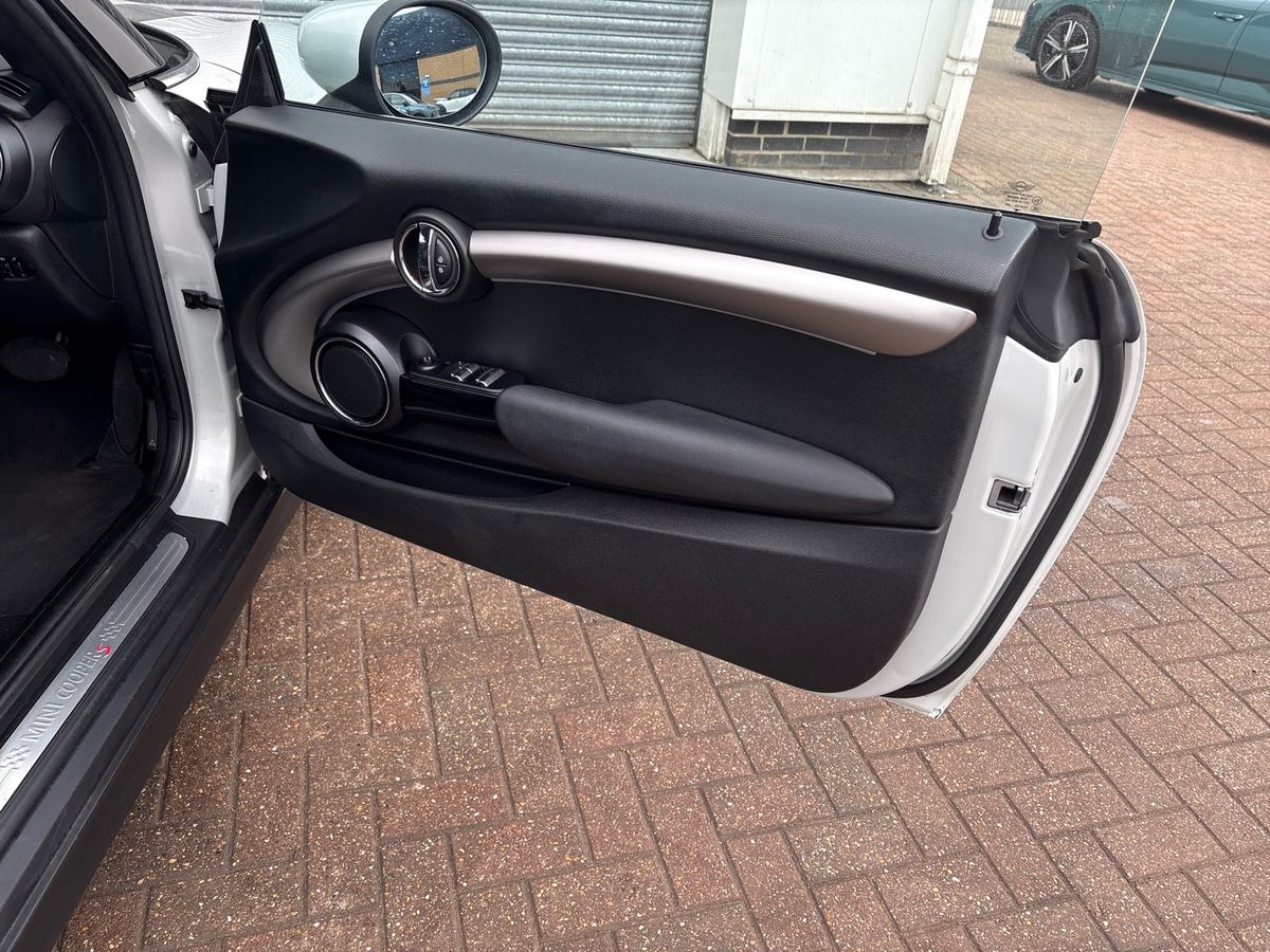 Used MINI Convertible 2020 for sale - 78158593: Photo 35