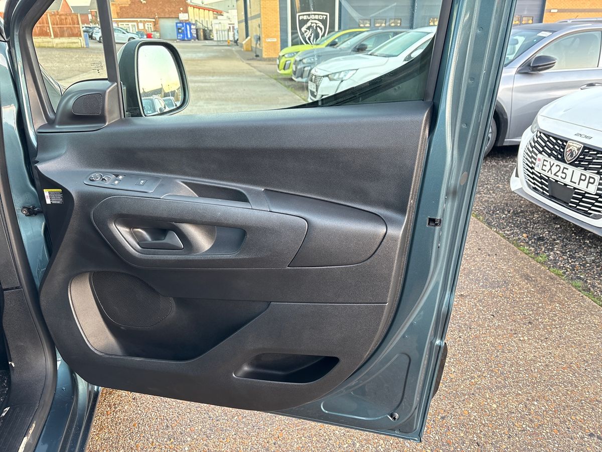 Used Peugeot Partner 2024 for sale - 77019917: Photo 35