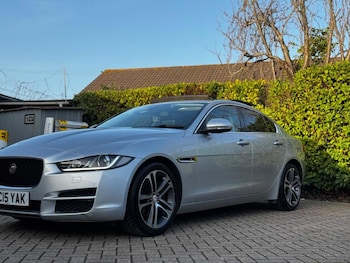 Used Jaguar XE 2015 for sale - 79054093: Photo