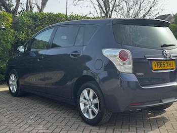 Used Toyota Verso 2015 for sale - 78995849: Photo
