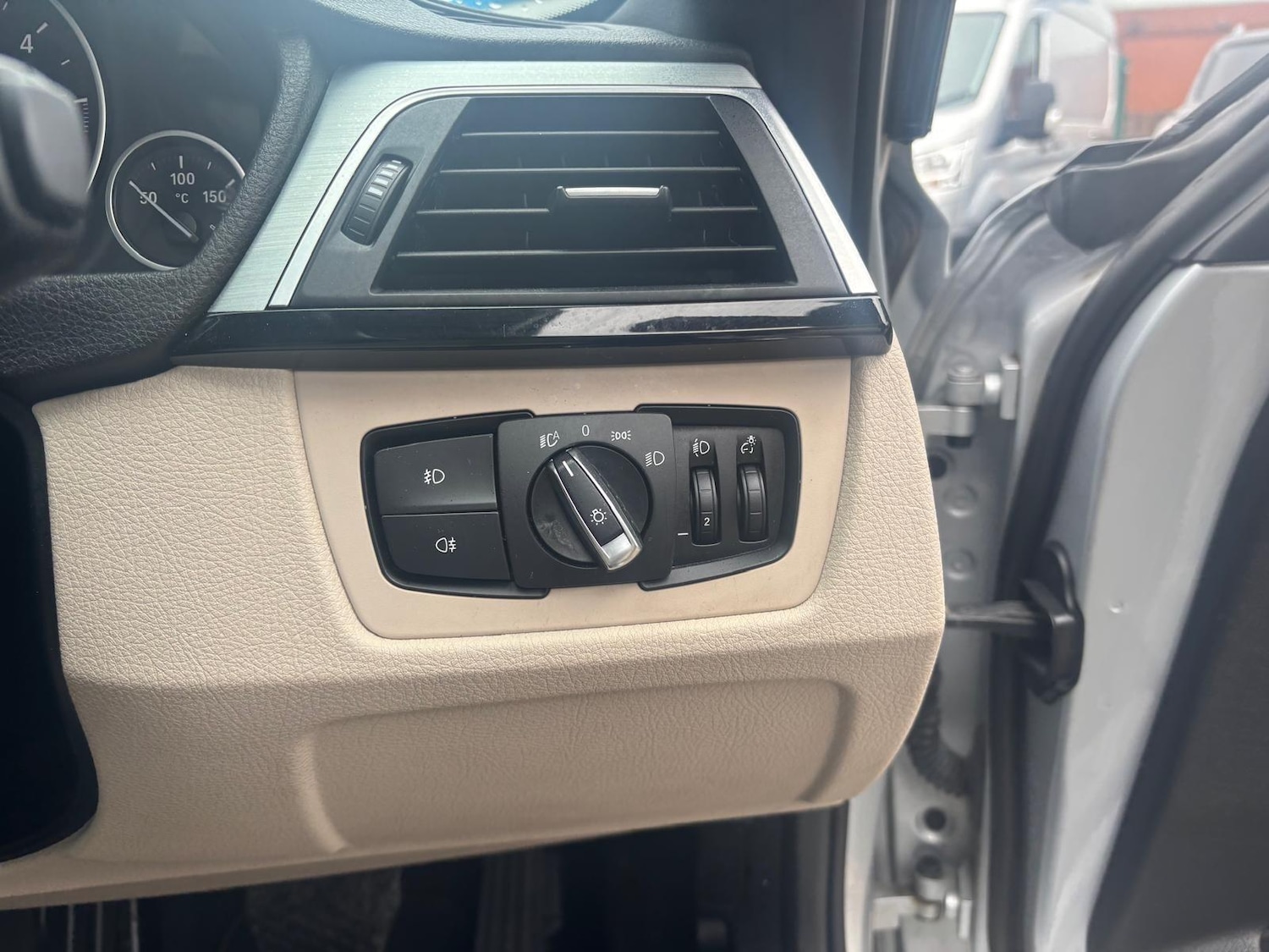 Used BMW 3 Series 2015 for sale - 77633111: Photo 29