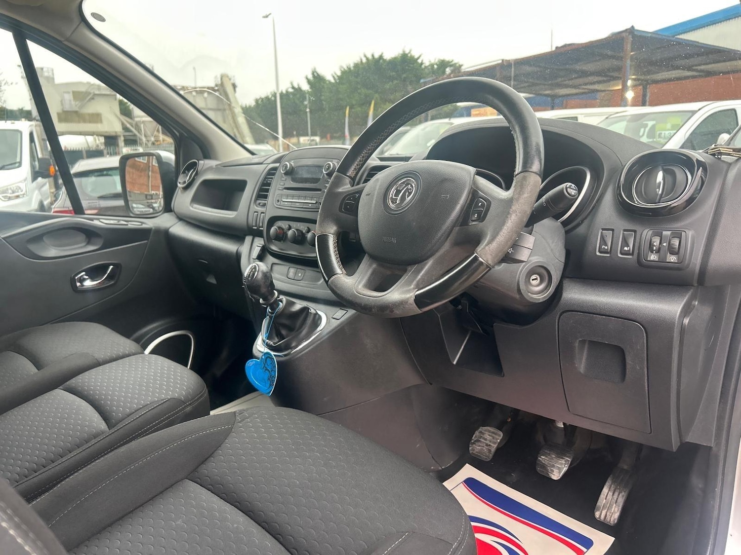 Used Vauxhall Vivaro 2017 for sale - 76269931: Photo 12