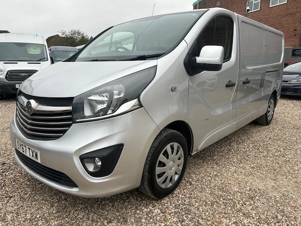 Used Vauxhall Vivaro 2017 for sale - 76269931: Photo 5