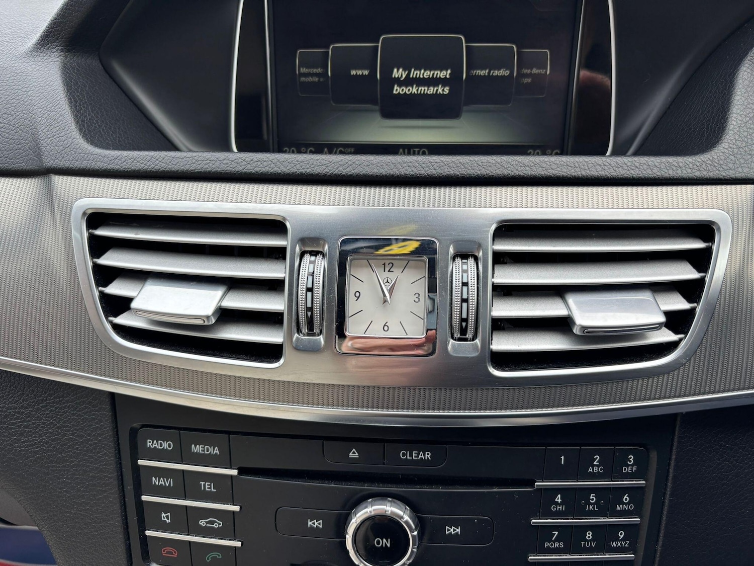 Used Mercedes-Benz E Class 2015 for sale - 77330525: Photo 41