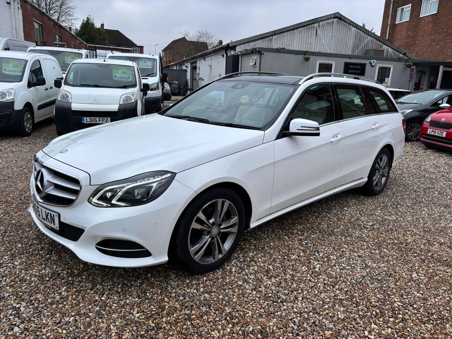 Used Mercedes-Benz E Class 2015 for sale - 77330525: Photo 5