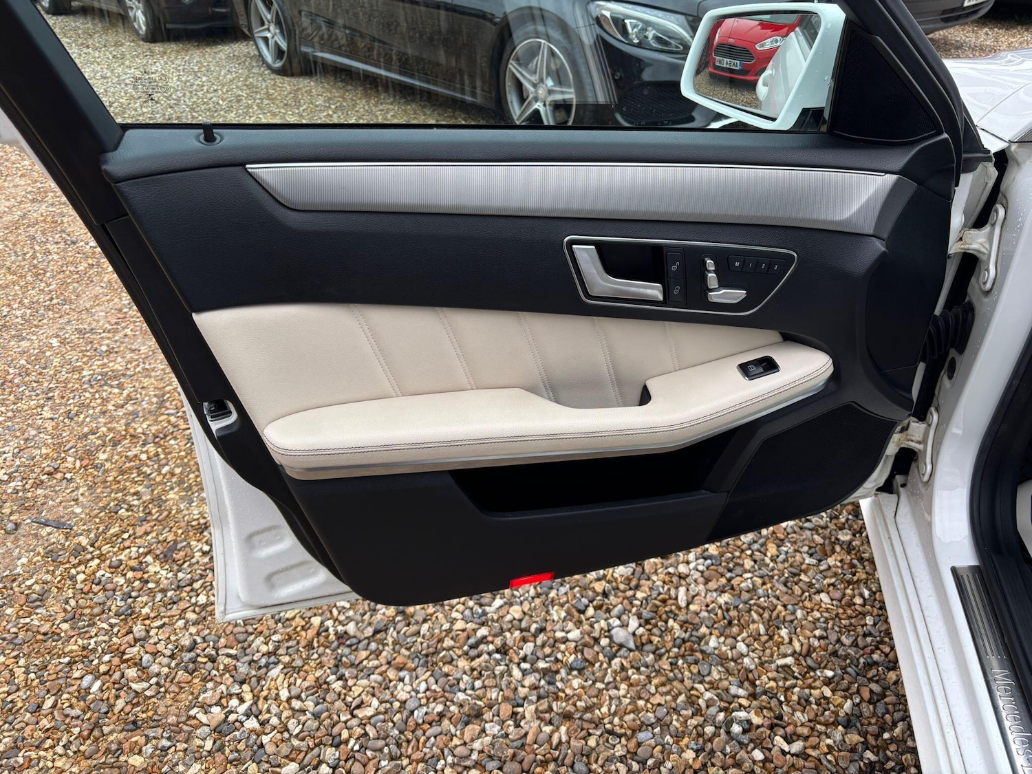 Used Mercedes-Benz E Class 2015 for sale - 77330525: Photo 75