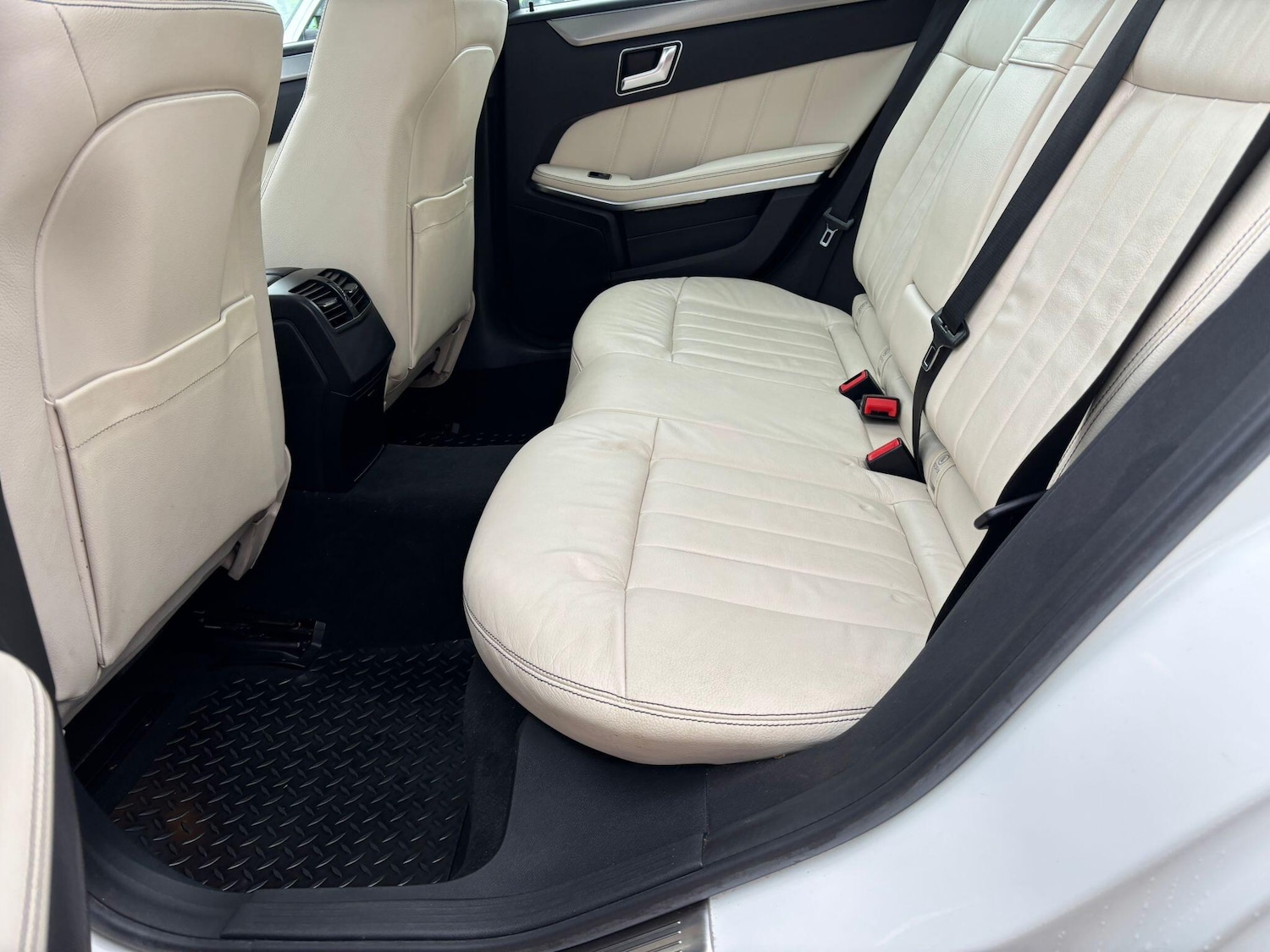 Used Mercedes-Benz E Class 2015 for sale - 77330525: Photo 79