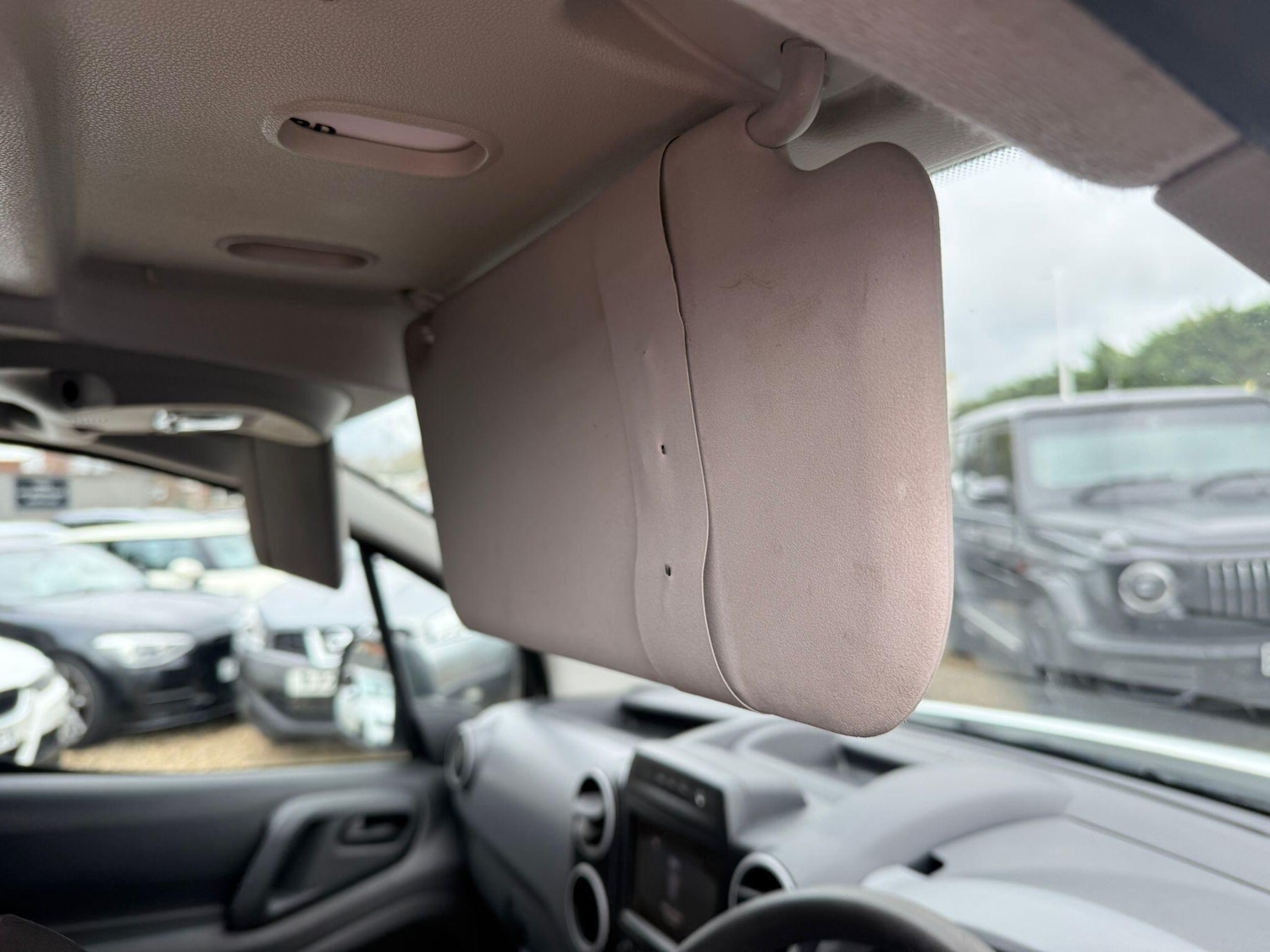 Used Peugeot Partner 2017 for sale - 76701096: Photo 39