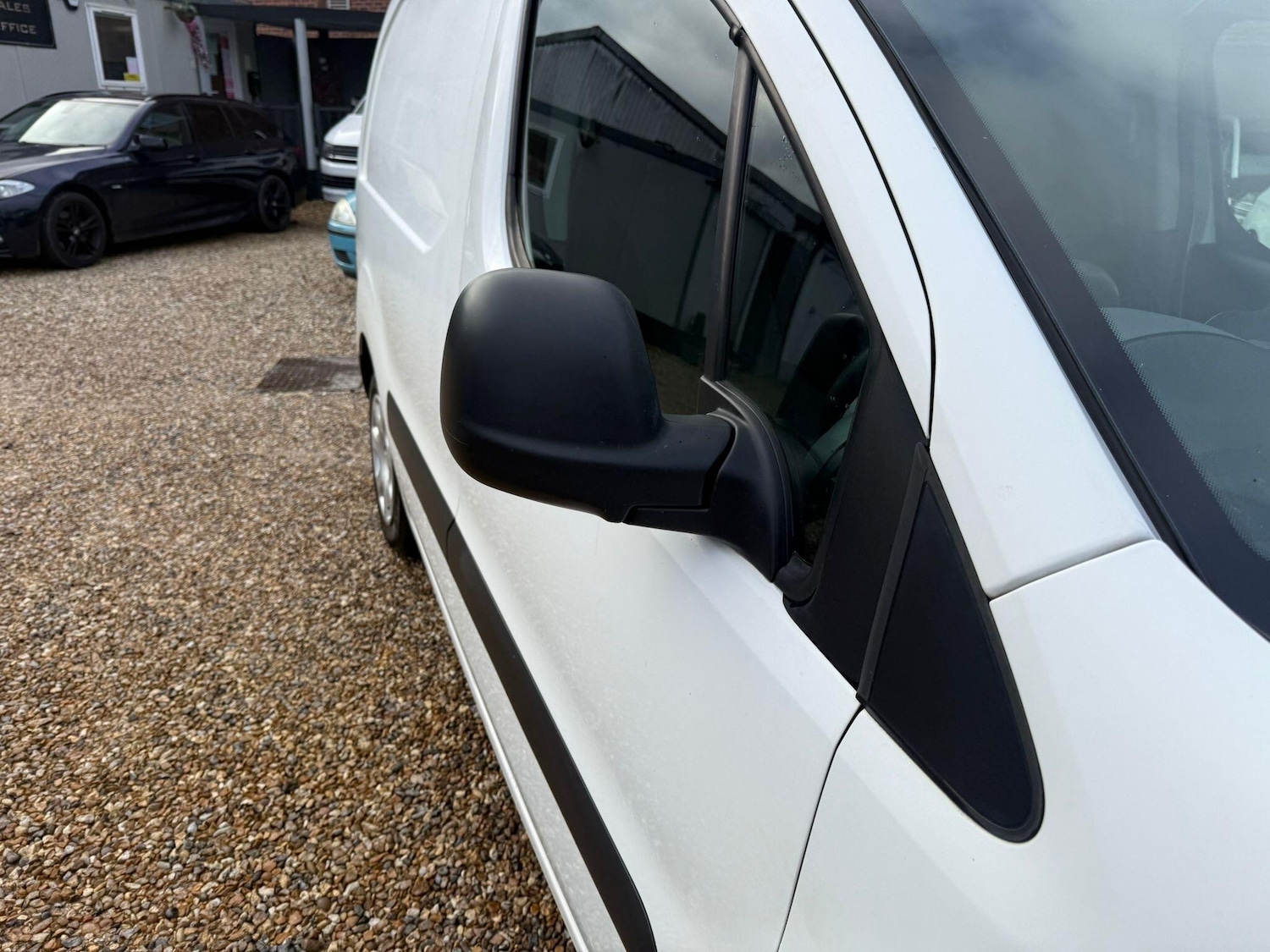 Used Peugeot Partner 2017 for sale - 76701096: Photo 45