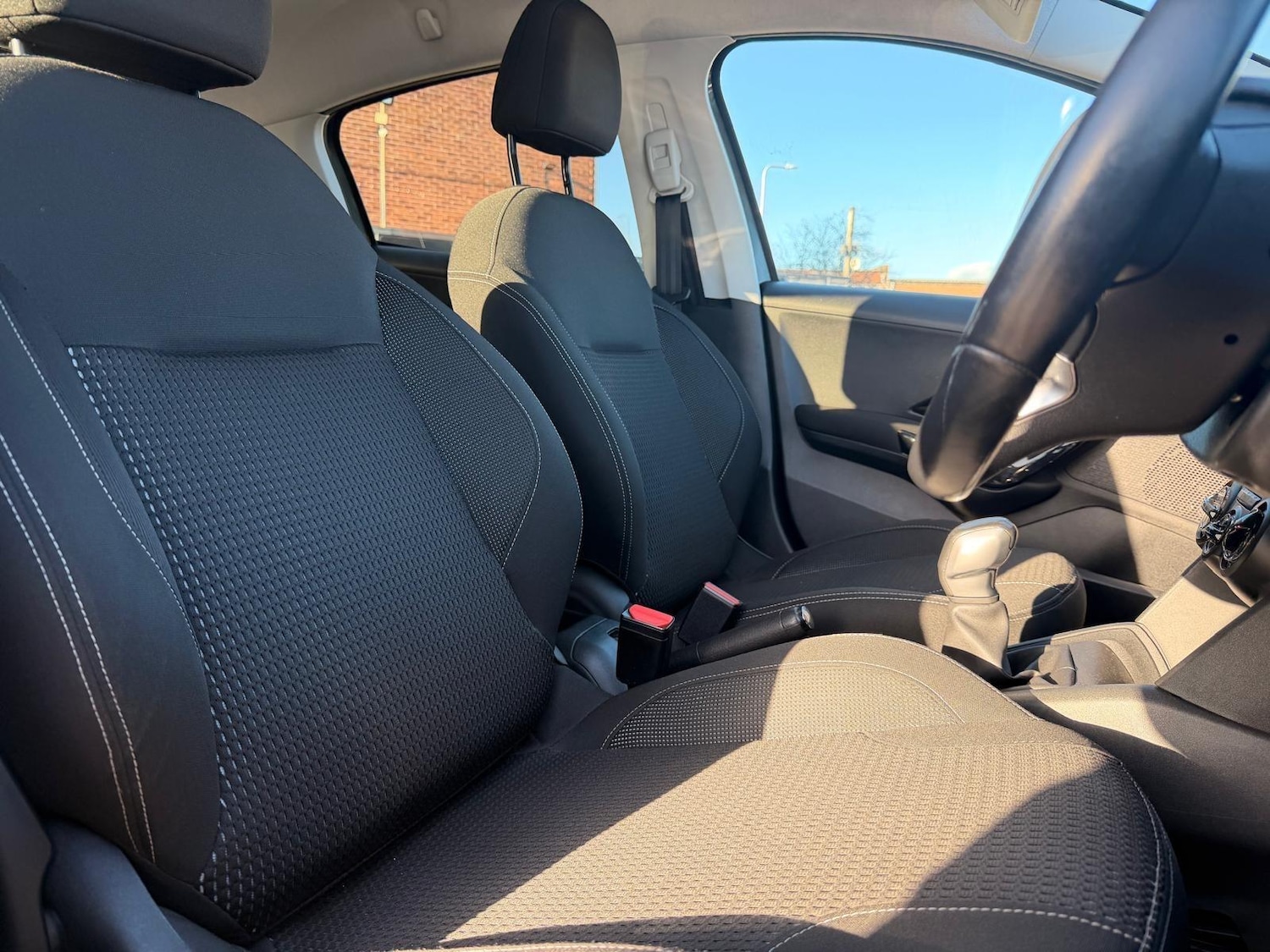 Used Peugeot 208 2017 for sale - 77097674: Photo 12