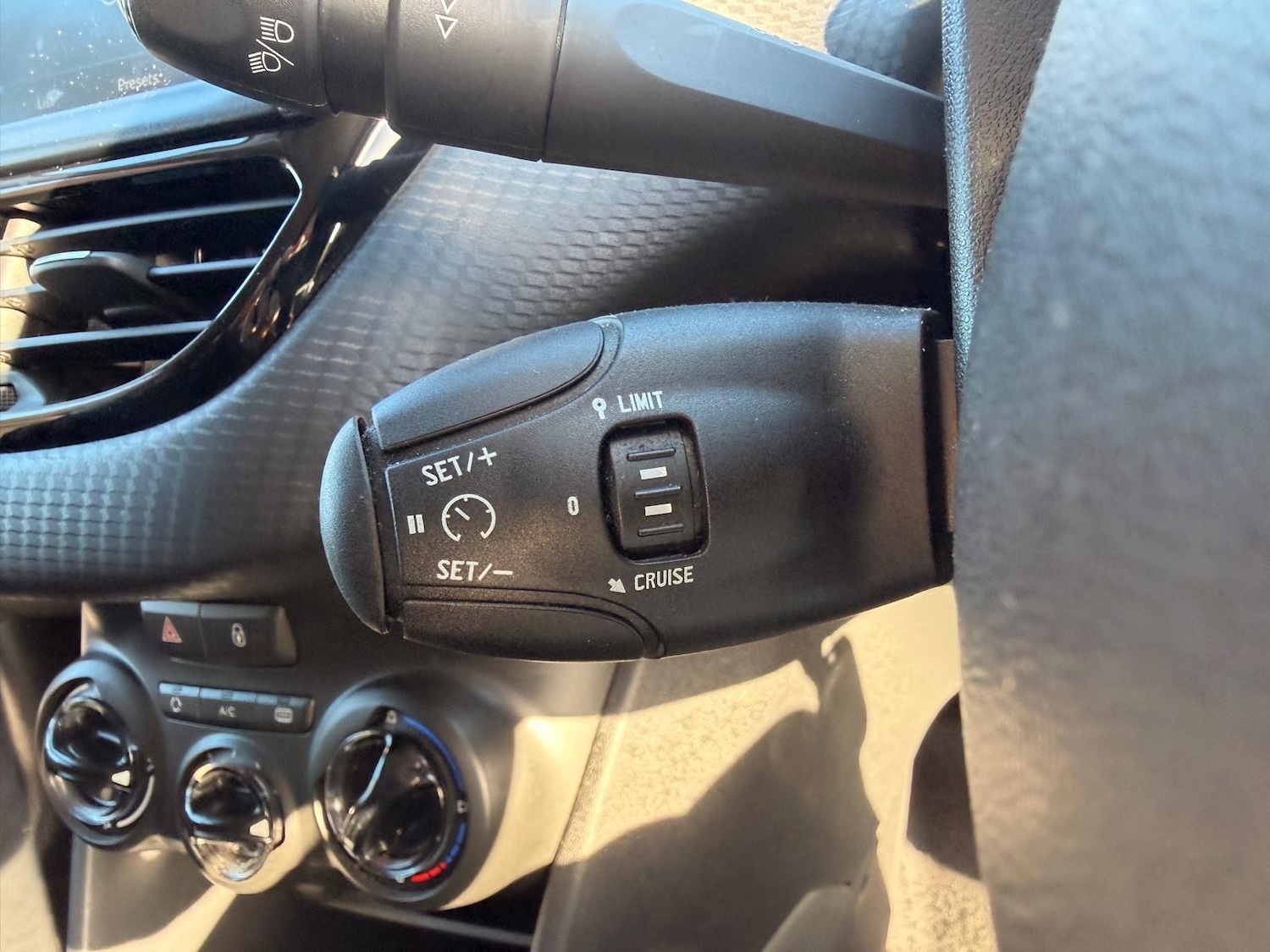 Used Peugeot 208 2017 for sale - 77097674: Photo 18