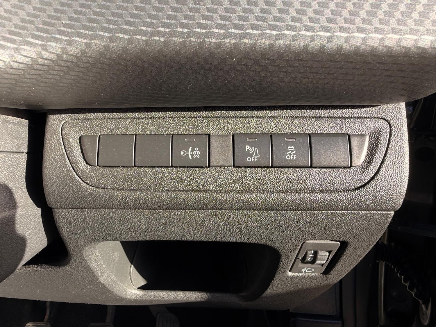 Used Peugeot 208 2017 for sale - 77097674: Photo 20