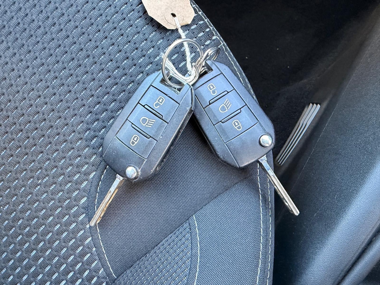 Used Peugeot 208 2017 for sale - 77097674: Photo 26