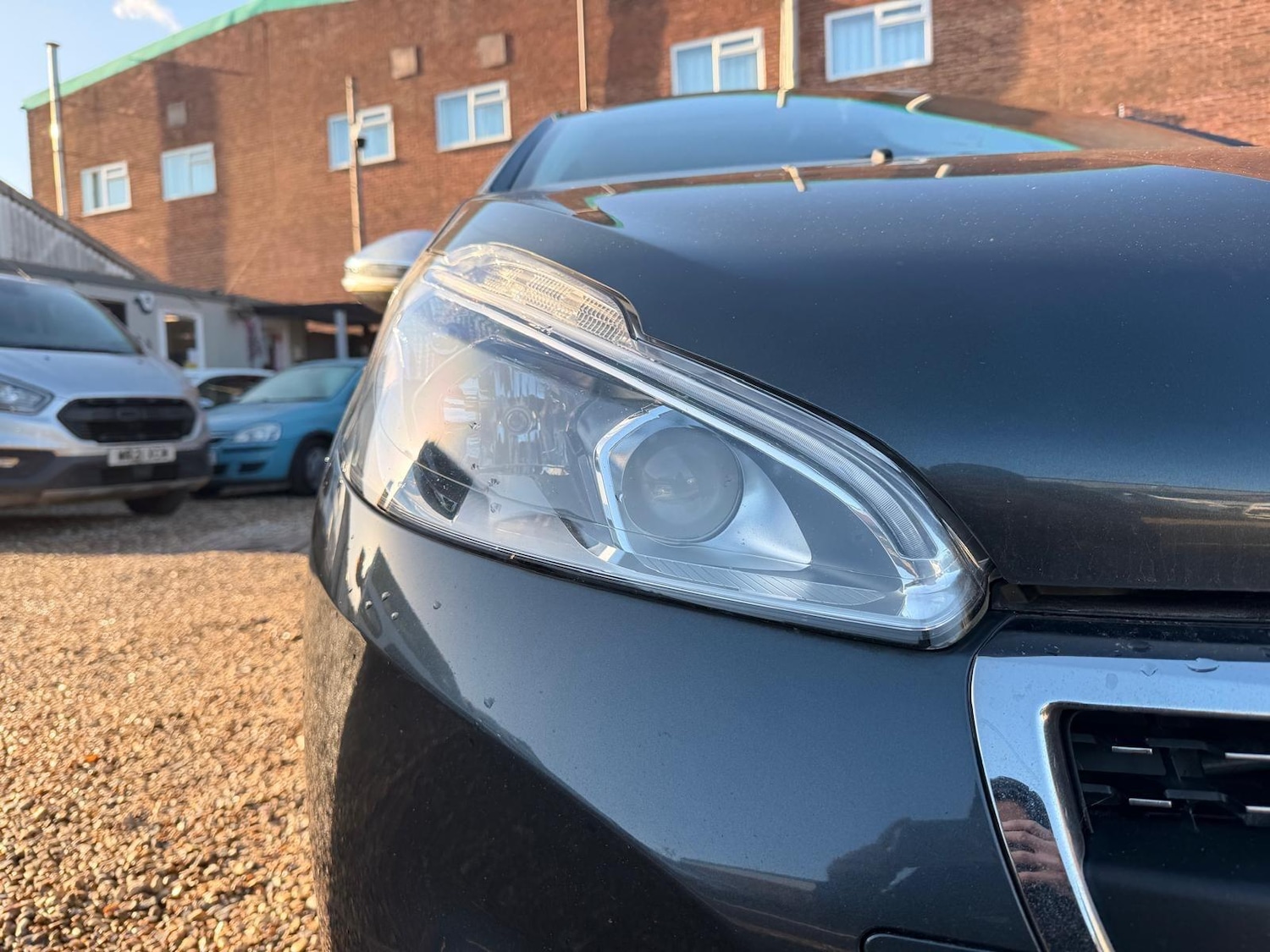 Used Peugeot 208 2017 for sale - 77097674: Photo 32