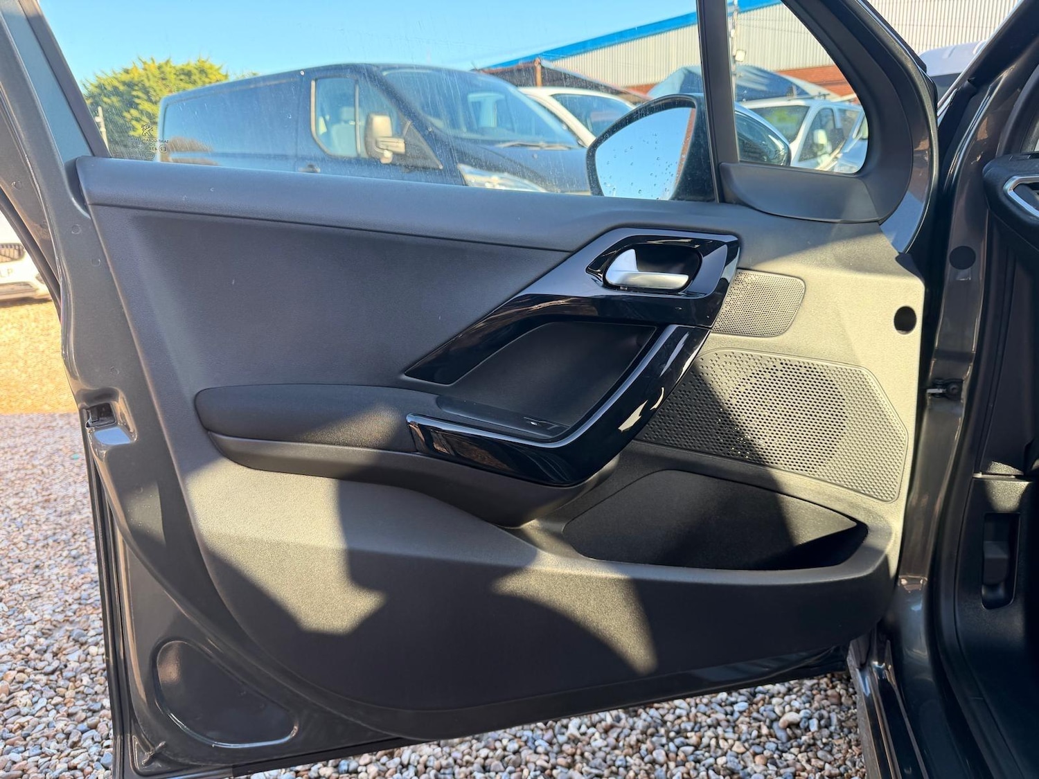 Used Peugeot 208 2017 for sale - 77097674: Photo 47