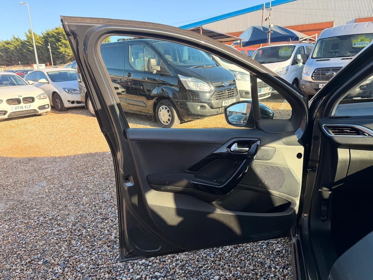 Used Peugeot 208 2017 for sale - 77097674: Photo 48